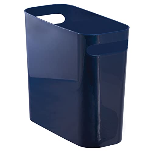 mDesign contenedor basura con asas - Cubo de basura de plástico en color azul marino - Ideal para la cocina, baño o como papelera oficina