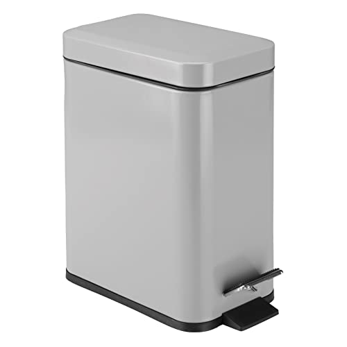 mDesign Cubo de basura rectangular – 5 litros – Compacto contenedor de residuos con cubeta interior para oficina, baño o dormitorio – Moderna papelera de metal y plástico – gris mate